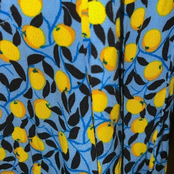 DIANE VON FURSTENBERG NWT Dover Top Nectarine Medium Sky Blue Top Size 14 - Picture 4 of 9